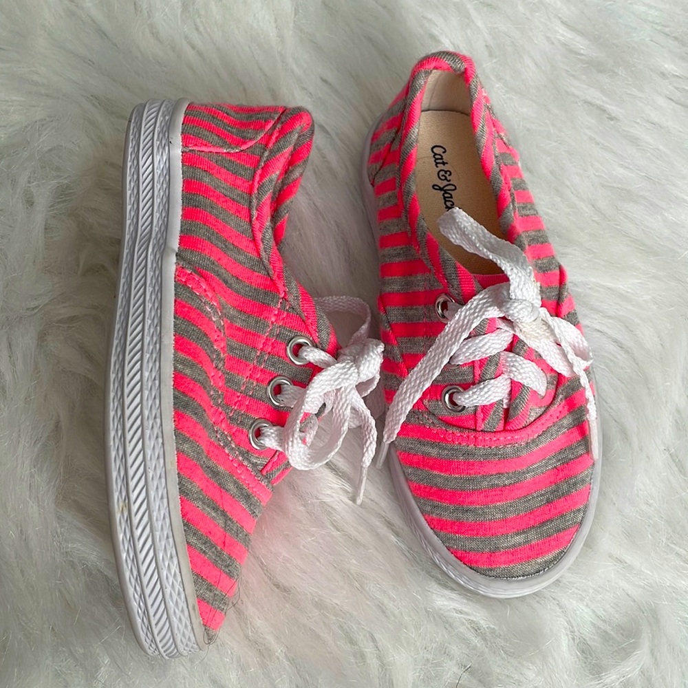 Cat & Jack sneakers size 7